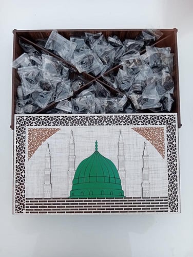 عجوة المدينة عضوية فاخرة مغلفه بالحبة مع صندوق هدا...