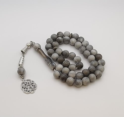 سبحة رمادي مموج