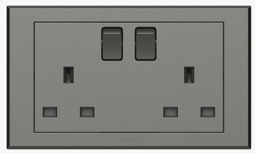 فيش 13 امبير مجوز بمفتاح فالينسيا