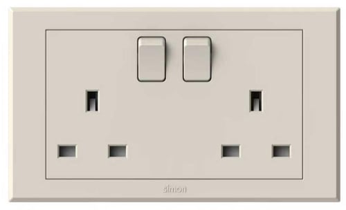 فيش 13 امبير مجوز بمفتاح فالينسيا