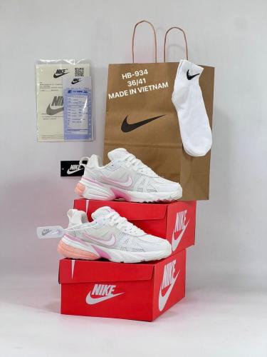 شوز V2R النسائي