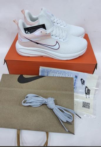 شوز رياضي فيتنامي