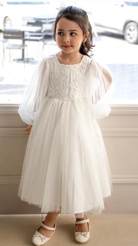 فستان من التُل الناعم المنسدل