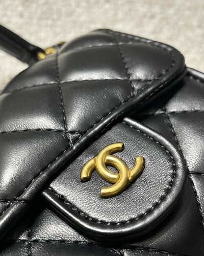 Chanel VIP gift small bag