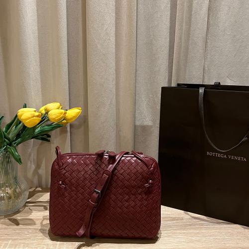 BOTTEGA VENETA ( BACCARA ROSE )