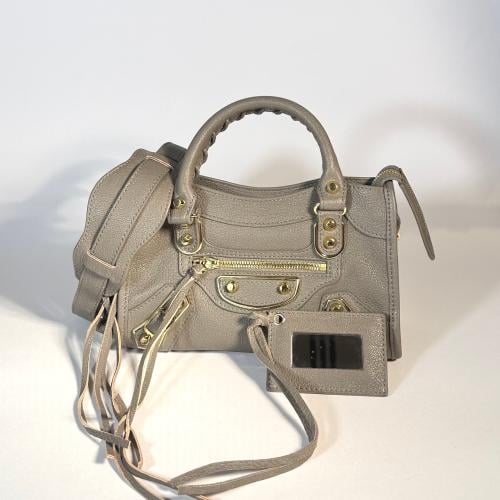 (20 cm )Balenciagao Classic City Bag NANO بالنسياق...
