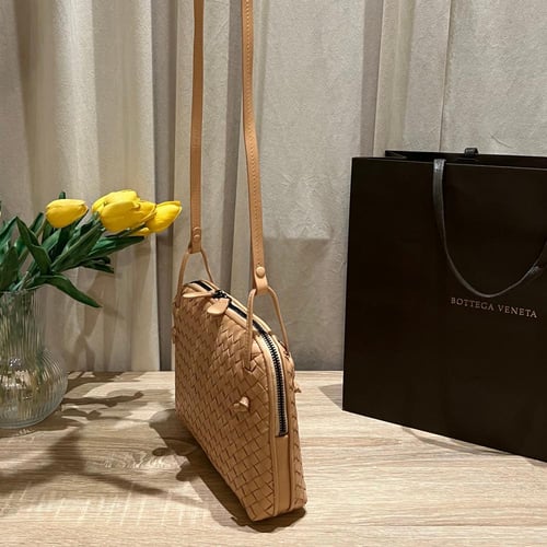 BOTTEGA VENETA ( NUDE )
