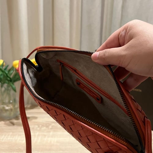 BOTTEGA VENETA ( CHINA RED )