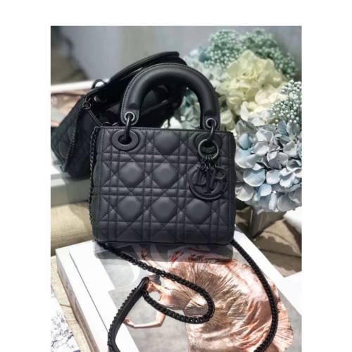 ليدي ديور مات مقاس 17 Lady Dior