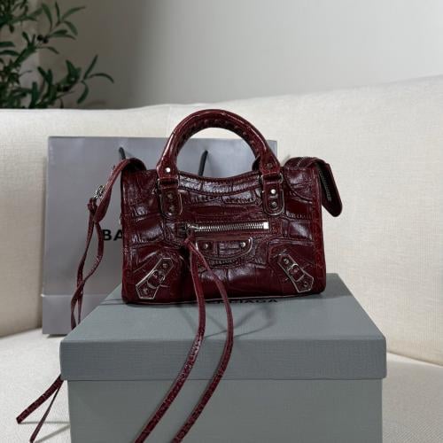 (20 cm )Balenciagao Classic City Bag NANO بالنسياق...