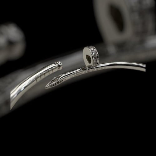 (أكسسوار مطلي)كارتير جست اند كلو فضي "Cartier