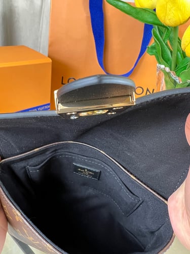 لويس فيتونا Louise Vuitton