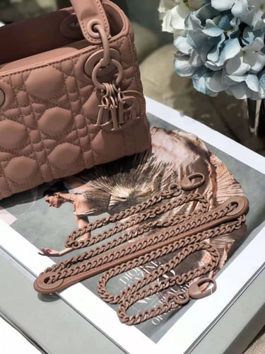 ليدي ديور مات مقاس 17 Lady Dior