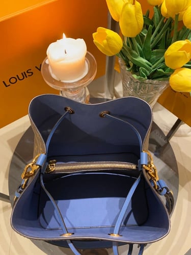 لويس فيتونا Louise Vuitton