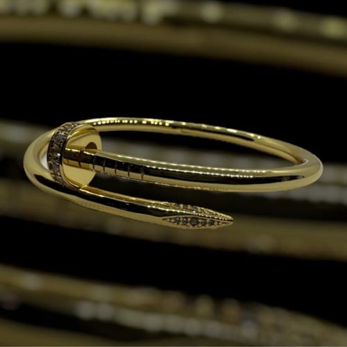 (أكسسوار مطلي)كارتير جست اند كلو ذهبي "Cartier