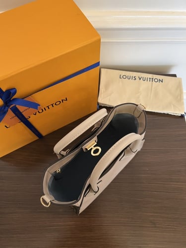 لويس فيتون LOUIS VUITTON