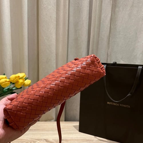BOTTEGA VENETA ( CHINA RED )