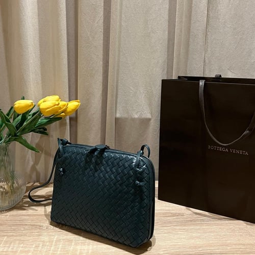 BOTTEGA VENETA ( BRIGHTON BLUE )