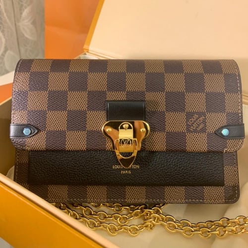 لويس فيتونا Louise Vuitton