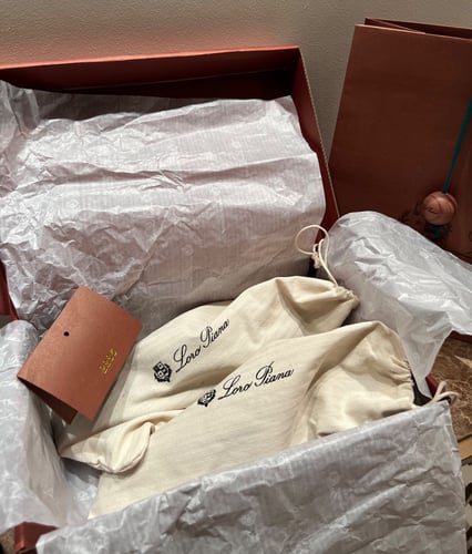 ‏Loro piana (25) فلات لورو بيانا ( PEARL PINK WHIT...