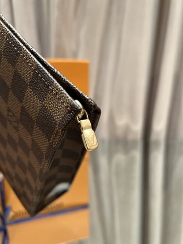 باوتش لويس فيتونا Louis Vuitton