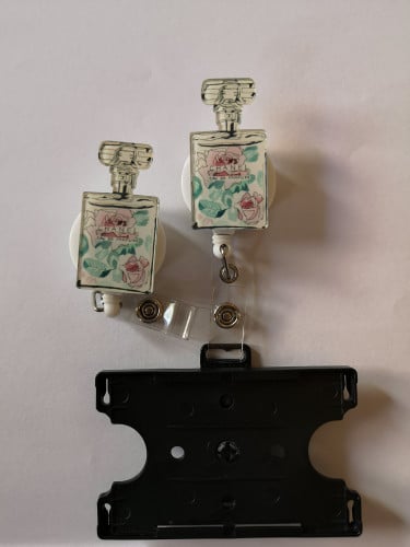 حامل الكرت بشكل العطر - اكليريك