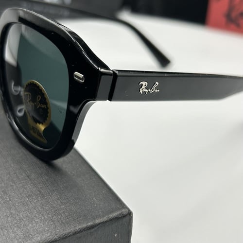 راي بان غامق