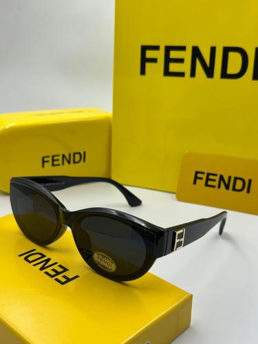 نظارة فيندي نسائية