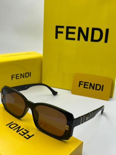 نظارة فيندي نسائية