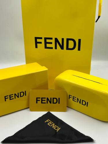 ملحقات نظارة فيندي نسائية