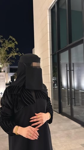 عبايه بليزر مخمل