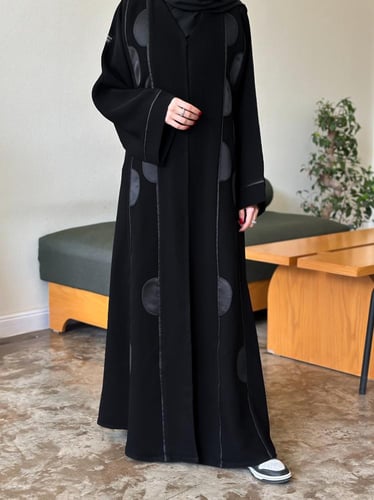 عبايه فخمه+نقاب وطرحه مجاناً