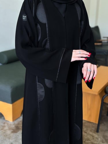 عبايه فخمه+نقاب وطرحه مجاناً