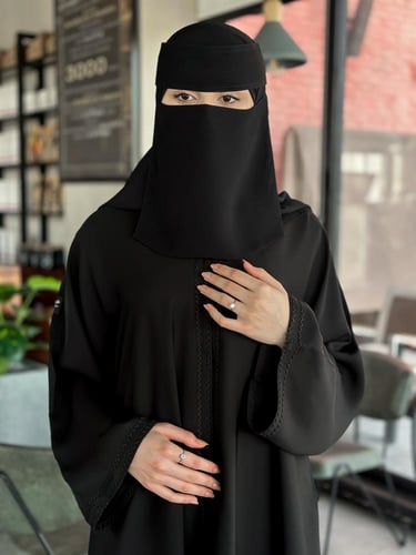 عبايه كلوش +نقاب وطرحه مجاناً