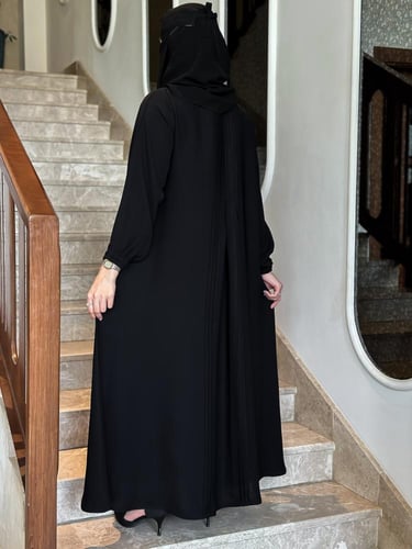 عبايه بكسرات +طرحه ونقاب مجانًا