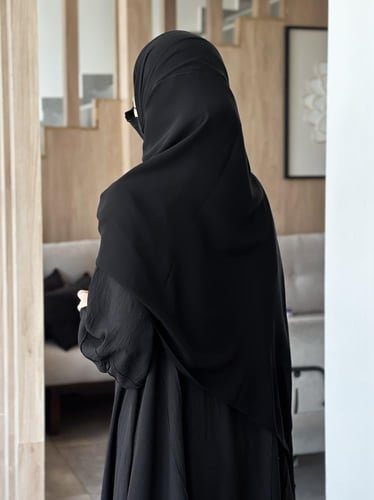 نقاب عادي وسط +طرحه قطن