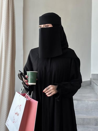 نقاب عادي وسط +طرحه قطن