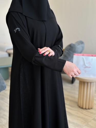 عبايه 122 مع نقاب وطرحه مجاناً