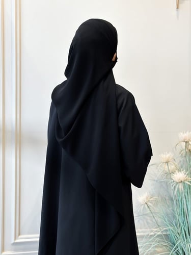 عدد 2 نقاب حرير وسط بربطه +عدد 2 طرحه ربط