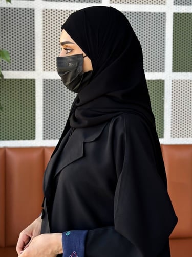 عدد 2 نقاب حرير وسط +عدد 2طرحه بندانه