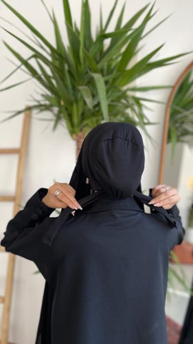 ثلاث طرحات القبعه