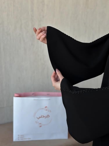 عبايه 109 مع نقاب وطرحه مجاناً