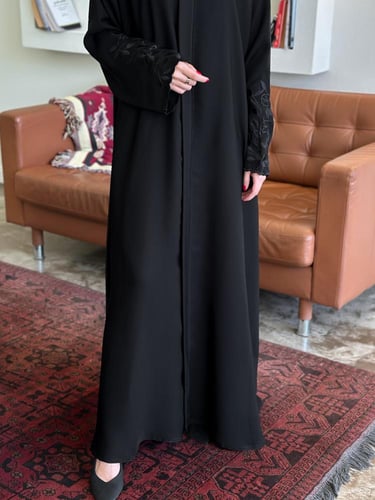 عبايه هيام +نقاب وطرحه مجاناً