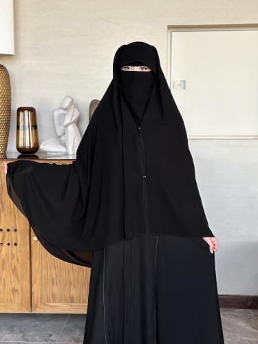 نقاب إمراتي طويل