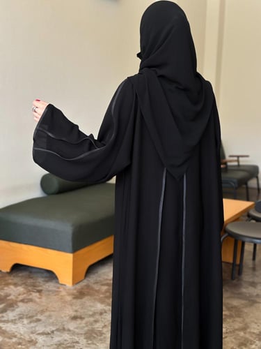 عبايه 102+نقاب وطرحه مجاناً