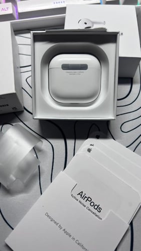 سماعة airpods 4