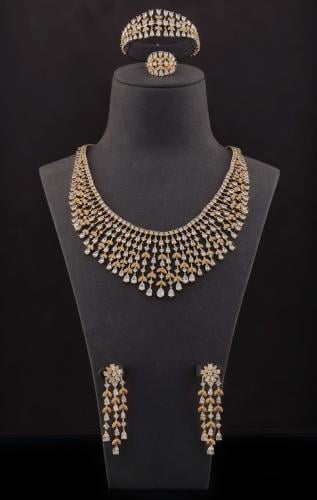 طقم اكسسوار فخم مرصع بالزيركون