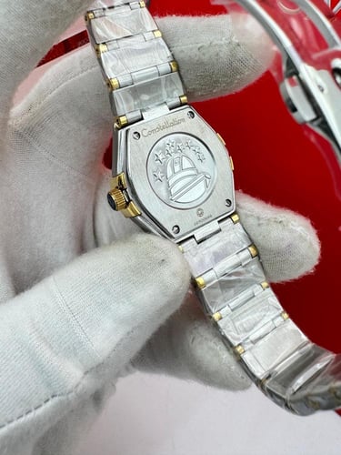 ساعة أوميغا نسائية