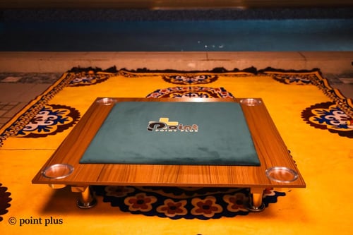 طاولة بلوت ارضية مربعة