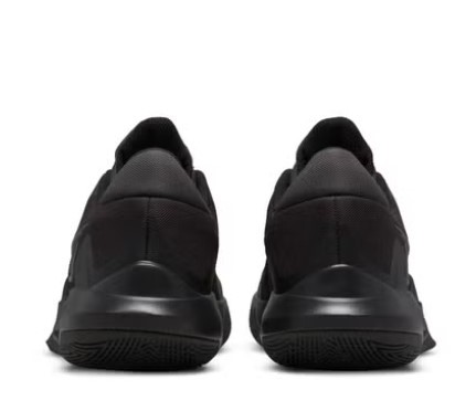 حذاء بريسيشن في اي للجنسين من نايك size-40 EU .......
